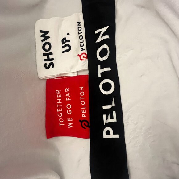 Peloton Sweat Towels – Set of 3 Branded Fitness Towels - Picture 2 of 2